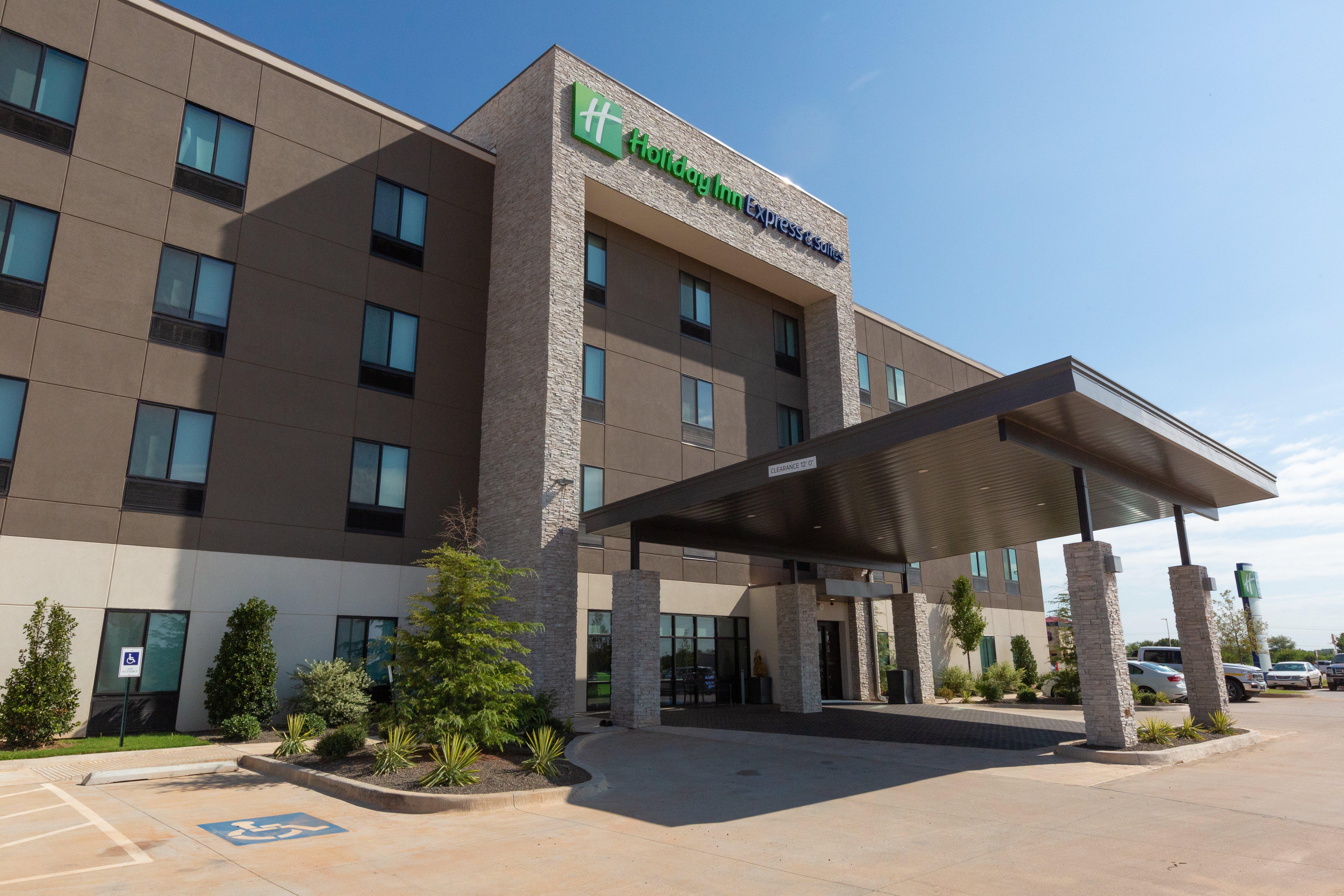 Holiday Inn Express & Suites - Kingfisher, An Ihg Hotel Экстерьер фото